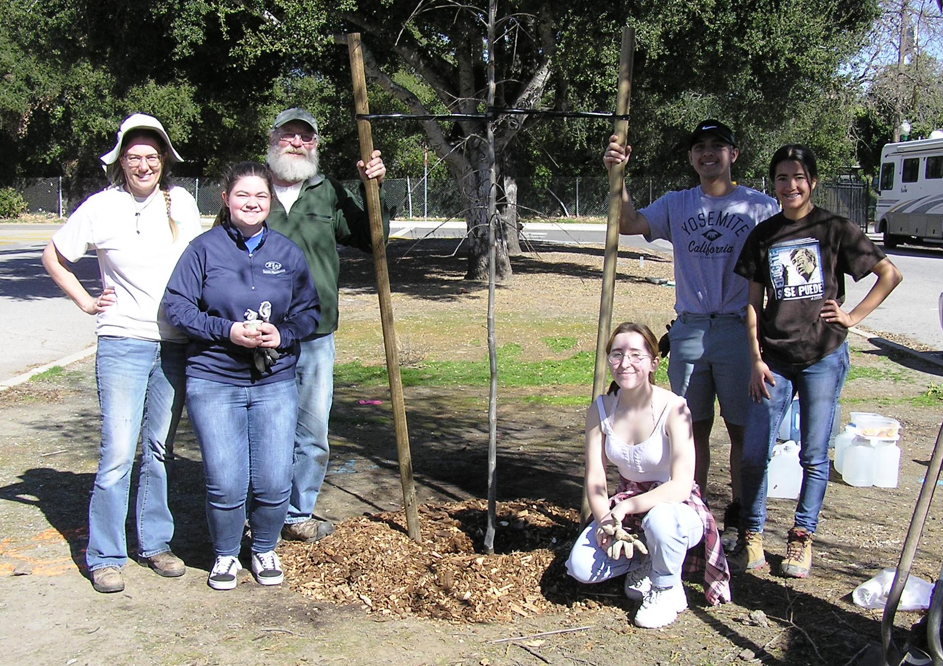 Earth Club and ALPS - a great tree planting work group!